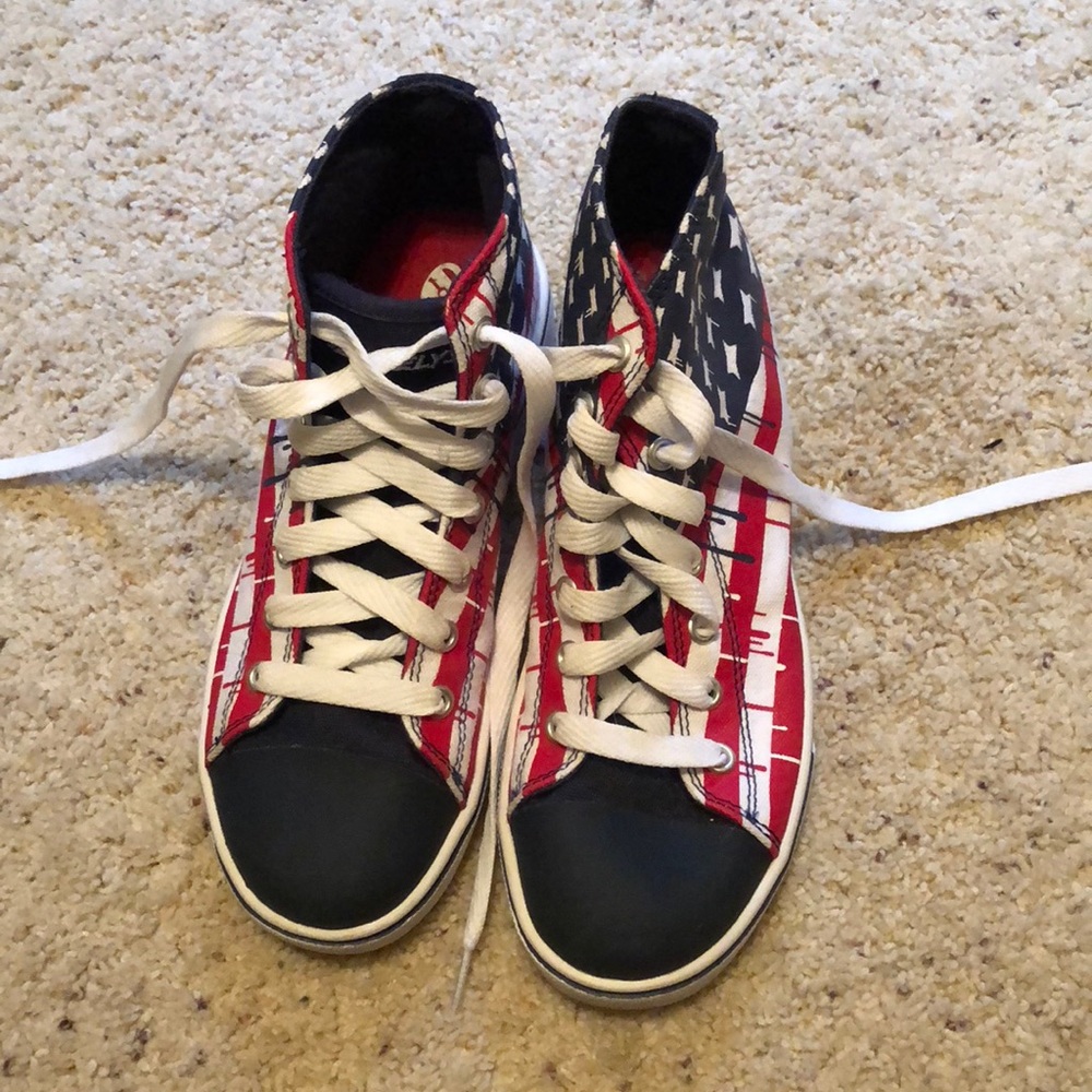 Size 5 American Flag Heelys